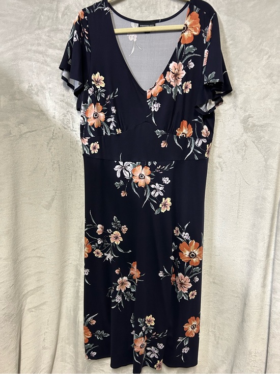Fortune + Ivy Dresses & Skirts - Plus Size 2X Floral V-Neck Navy Midi Dress with Flutter Sleeves